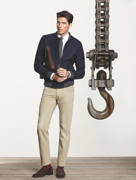 Quần chinos và áo jacket rất năng động mà vẫn trẻ trung, lịch sự