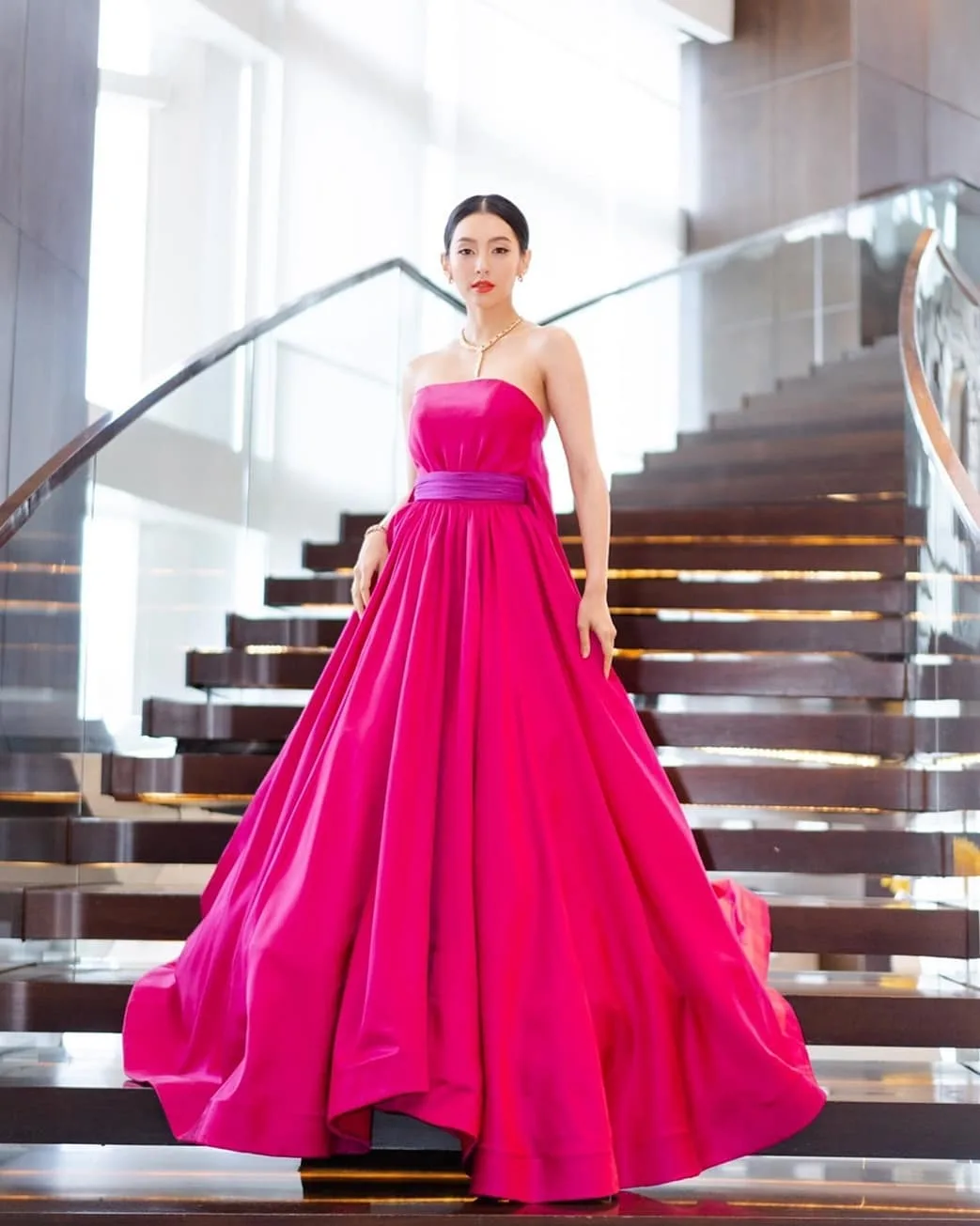 diễn viên thái - bella xinh đẹp ngỡ ngàng