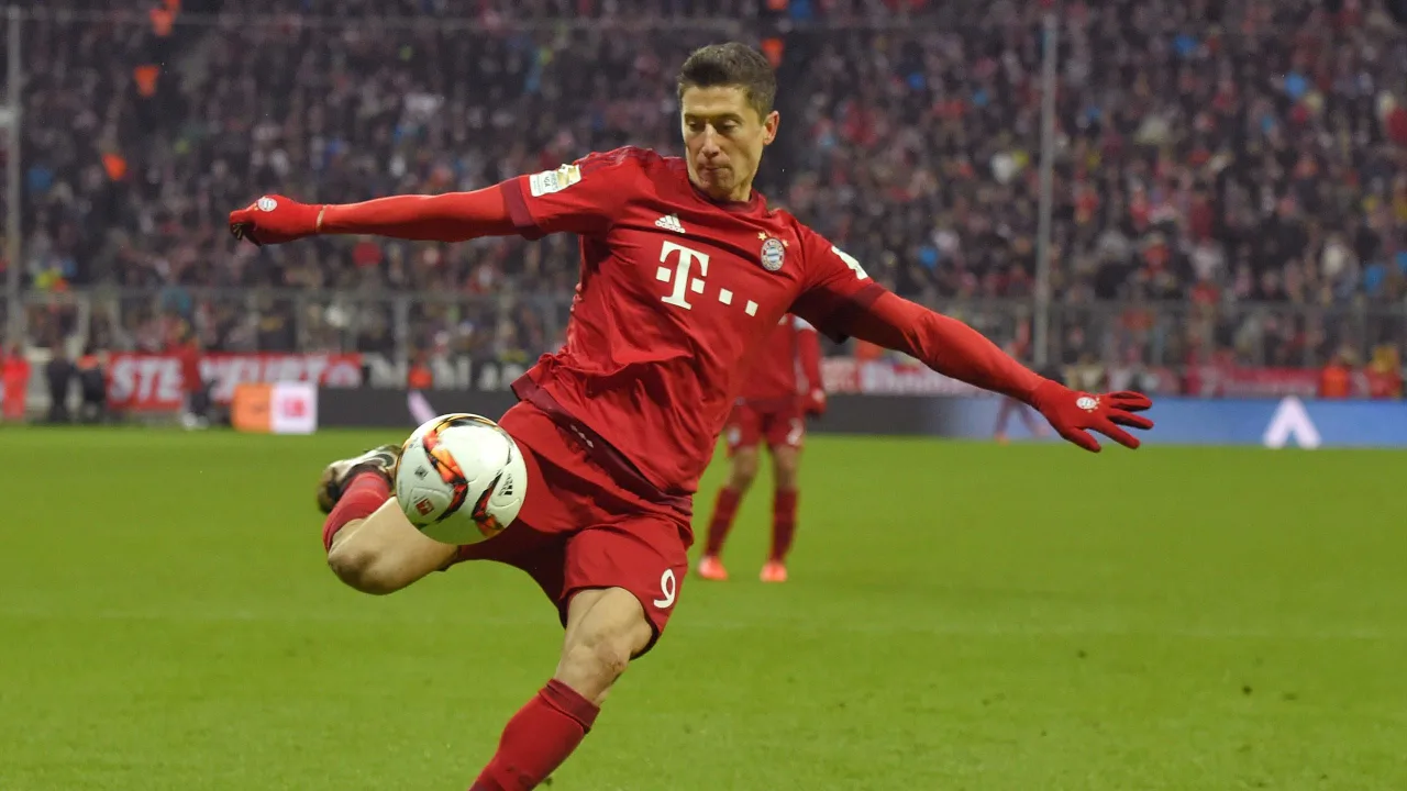 Robert Lewandowski - ELLE Man -9
