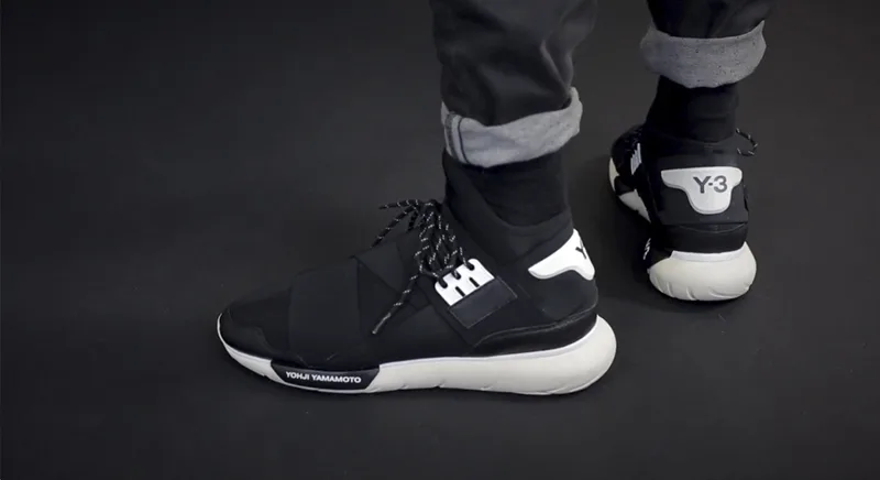 NTK Yohji Yamamoto: Xấu xí, bẩn thỉu đôi khi lại rất đẹp