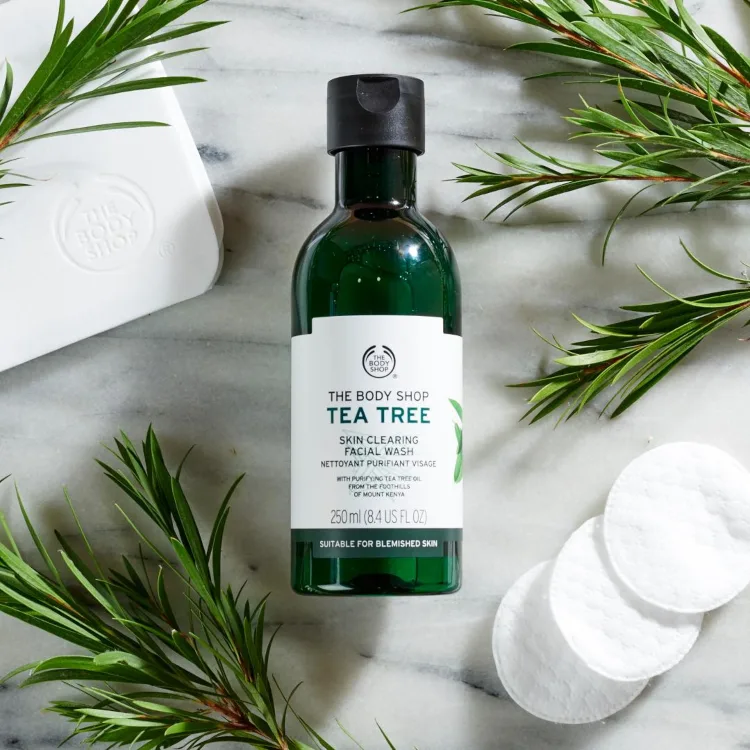 THE BODY SHOP Tea Tree Body Wash-qua giang sinh-elleman-1119