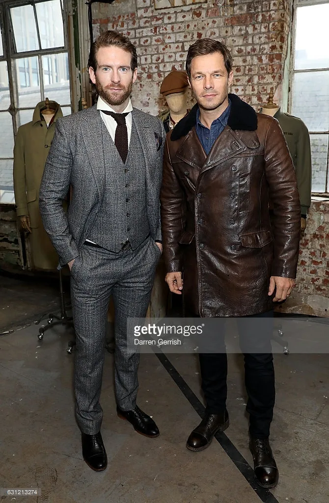 david-beckham-mang-thuong-hieu-den-tuan-le-thoi-trang-london-nam-elle3