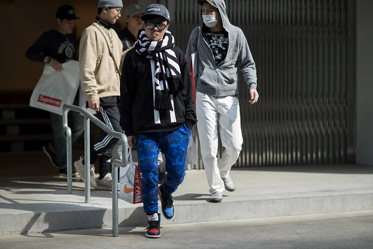 tokyo - lacoste x supreme - elle man 13